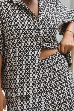 Fayt Tops | INDA SHIRT GEO