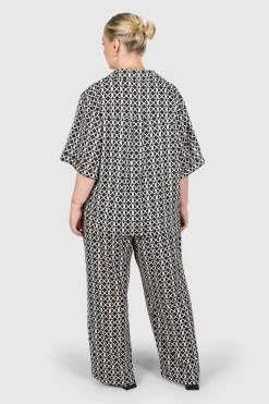Fayt Tops | INDA SHIRT GEO