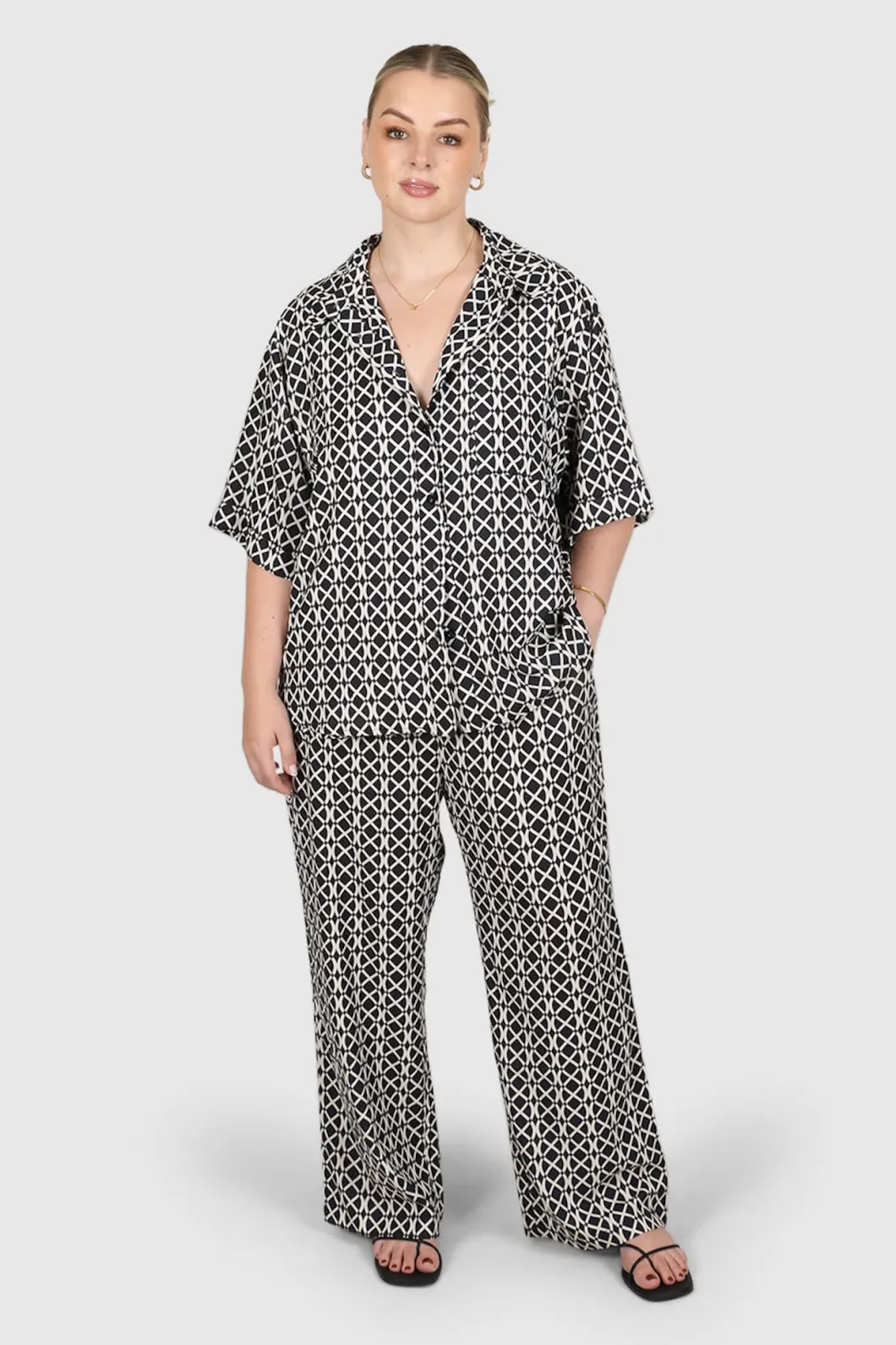 Fayt Tops | INDA SHIRT GEO