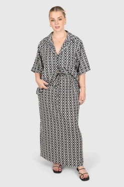Fayt Tops | INDA SHIRT GEO