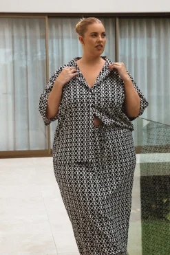 Fayt Tops | INDA SHIRT GEO